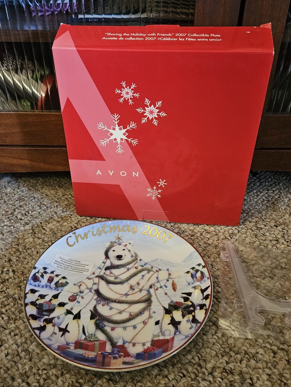 Avon Sharing The Holiday With Friends 2007 Christmas Collectible Plate